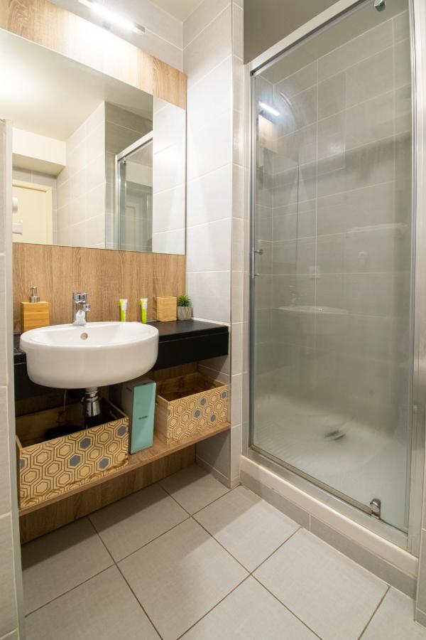 °Le Metropole° Check In H24/Wifi Apartment Lyon Luaran gambar
